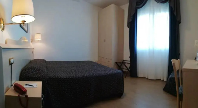 Трёхместный номер Hotel Caravelle&MiniCaravelle