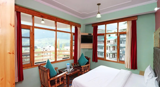 OYO 13743 Home Modern 2BHK Near Mall Road