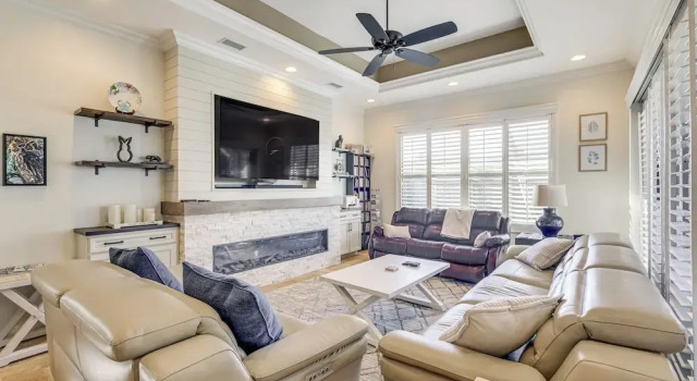 3 Mi to Bonita Beach: Outdoor Oasis w/ Pool & Spa!, Забронировать Дом для отпуска Бонита-Спрингс Southwest Florida, рядом с Gulf Coast Certified Primary Care