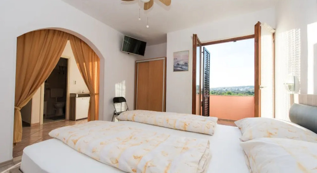 A1 Cozy Apt. w. big Garden, 2 Balconies & Grill