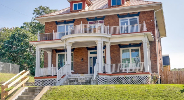 Inviting Connellsville Getaway w/ Deck!, Réserver Maison de vacances Connellsville 