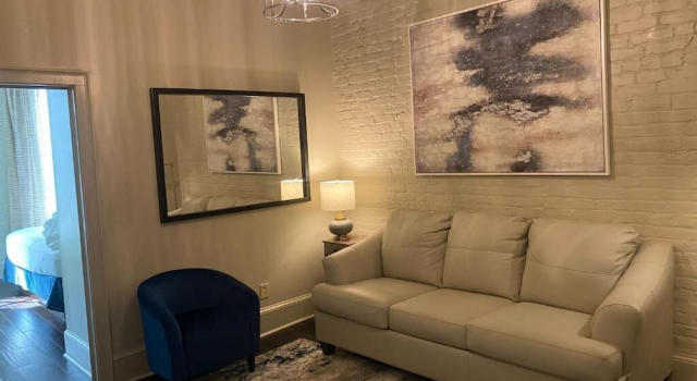 Люкс La Galerie French Quarter Hotel