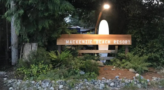 Студия Mackenzie Beach Resort