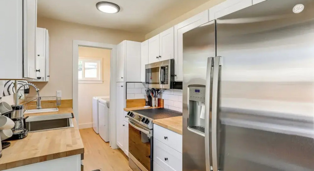 Walkable & Bright Bungalow in Dtwn Redding!, Prenota Casa vacanze Ville a Redding, Villa
