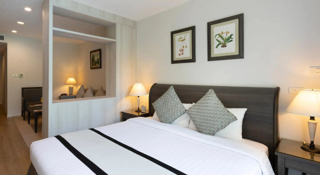 Двухместный люкс с видом на город Classic Kameo Hotel and Serviced Apartments, Sriracha