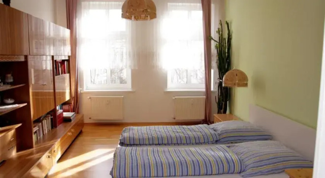 Zimmer Prenzlberg, Varaa Hotelli Berliini Saksa, lähellä Helmholtzplatz