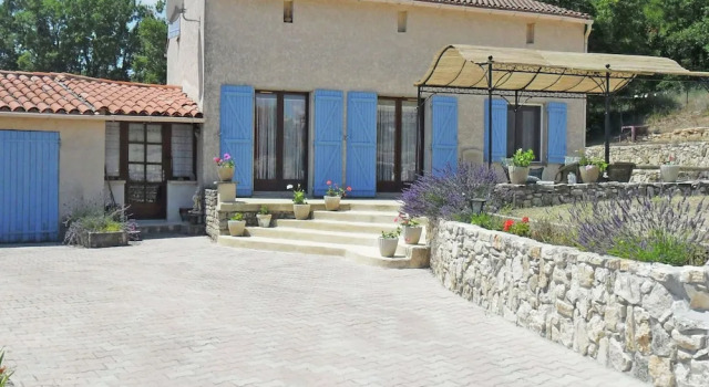 Welcoming Holiday Home with Private Pool in Cereste, Rezervasyon Otel Cereste Route de la Lavande