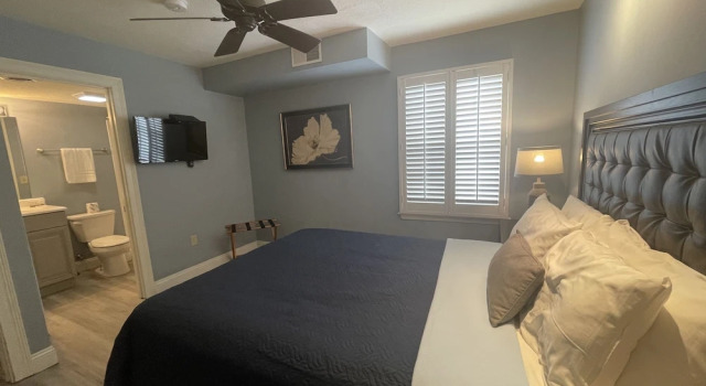 Люкс Harbour Square Suites