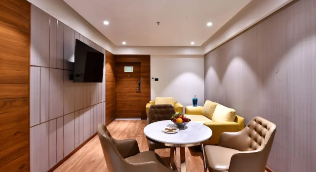 Люкс Luxury Regenta Fairlark Vadodara