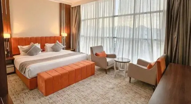 Люкс c 1 комнатой с видом на город AL Ufq Suites Hotel