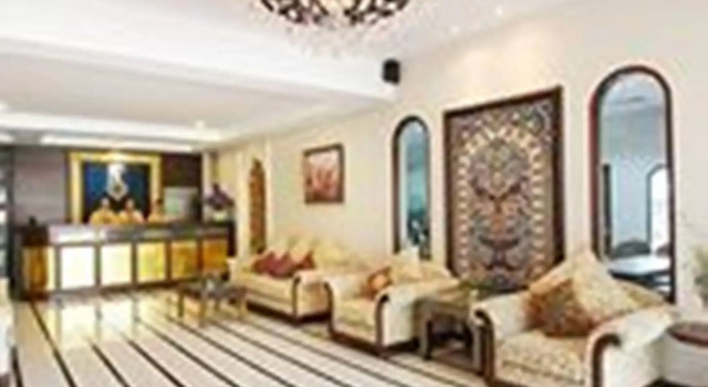 SHEIK ISTANA HOTEL CHIANGMAl, Забронировать Отель Чиангмай провинция Чианг Май, рядом с Wiang Kum Kam