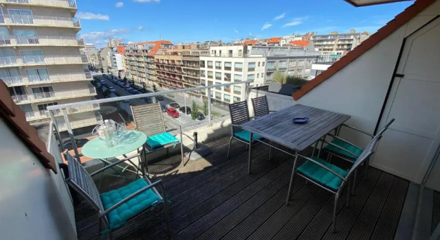 Апартаменты Ruim en zonnig appartement met zongericht terras