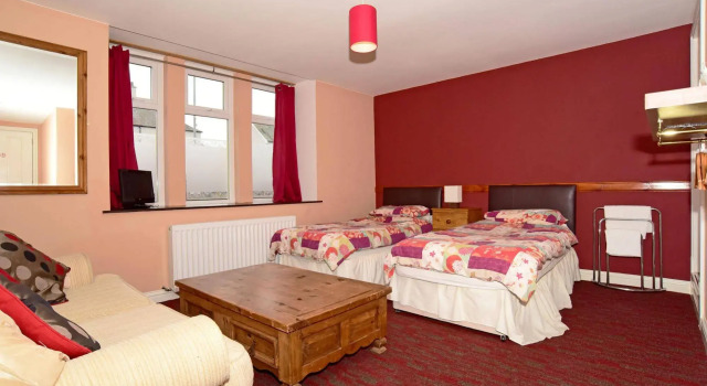 St Cyrus Village Inn, Book Pension Gæstehuse i Grampian, Pension