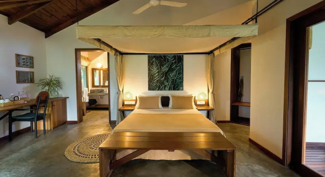 Бунгало Deluxe с видом на бассейн Loharano Lodge