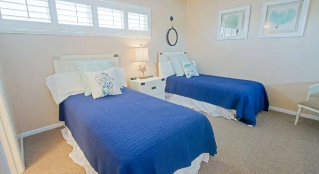 Gulf Shore Condo #213 - 2 Br condo by RedAwning, Varaa Huoneisto Destin Emerald Coast