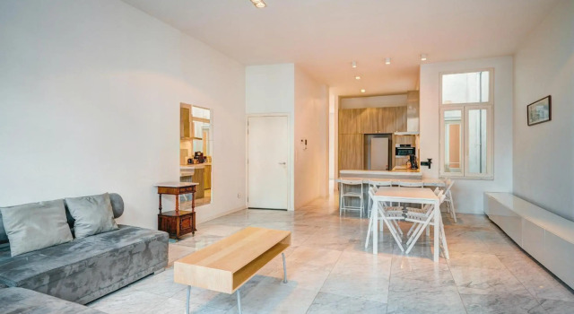 Three Bedroom Marble Apartment in the Heart of Antwerp, Забронировать Апартаменты/квартира Апартаменты Антверпена, рядом с De Wilde Zee, Апартаменты/квартира