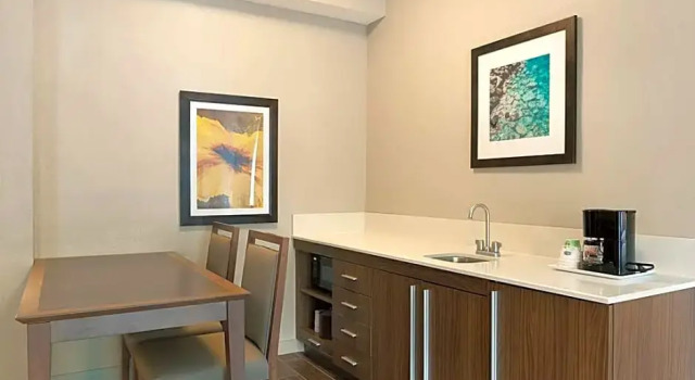 Четырёхместный люкс c 1 комнатой Hampton Inn & Suites Charlotte/Pineville