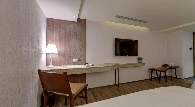 Четырёхместный номер Standard Lan Kwai Fong Garden Hotel