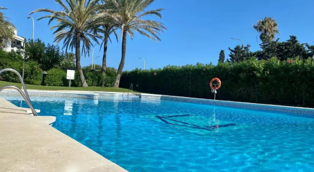 Студия Honeymoon Corner Suite, sun-all-day terrace on the best beach of Marbella