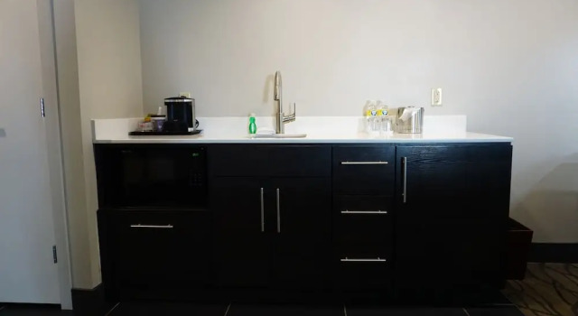 Executive Doppel Zimmer mit Hafenblick DoubleTree by Hilton Racine Harbourwalk