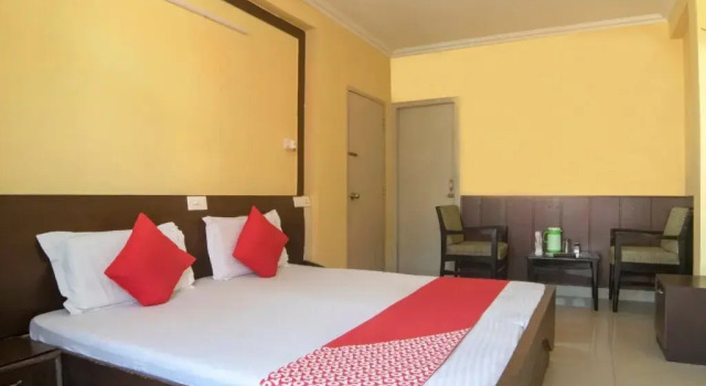 Hotel Comfort Home by OYO, Prenota Hotel Rudrapur West Bengal