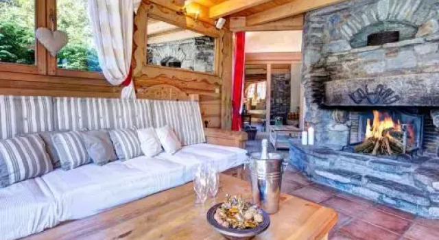 Chalet Lolana, Забронировать Шале Виллы Овернь-Рона-Альпы, Вилла
