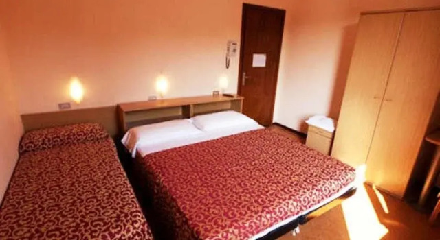 Hotel Ristorante Italia, Забронировать Отель Верджате Provincia di Varese