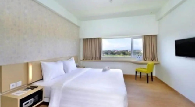 Camera Superior Whiz Prime Hotel Sudirman Cilacap