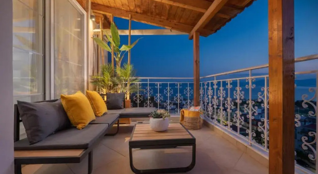 Panoramic view!Penthouse 120qm of sea & mountain