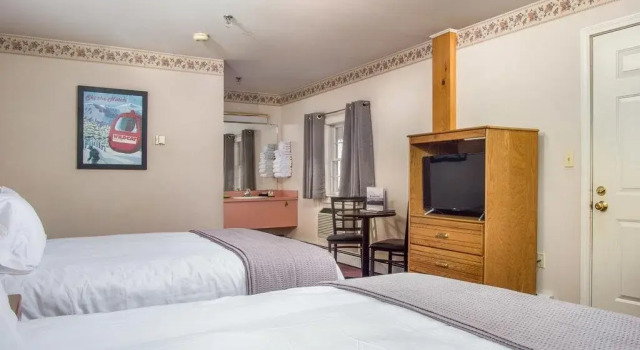Mountain Village Lodge
