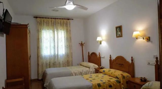 Alojamiento Ardales, Rezervați Pensiune Hoteluri ieftine în Jaen