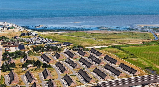 Коттедж 6 person holiday home on a holiday park in Rømø