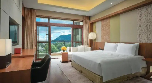 Люкс HUALUXE Hotels & Resorts Kunming