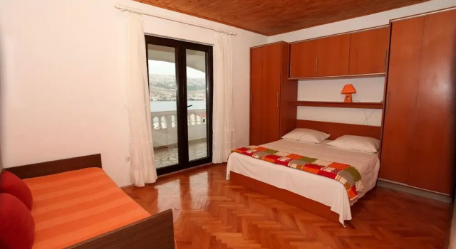 Marko - 70m From the sea - A5, Book Hotel Pag 