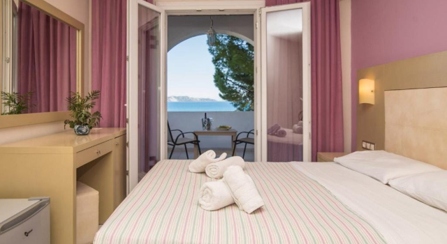 Номер Standard с видом на море Отель Porto Koukla Beach