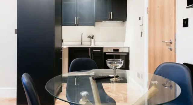 Апартаменты Deluxe Bright One Bedroom Flats