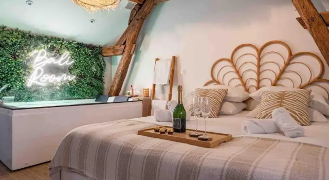 Апартаменты Bali Room / Magnifique Studio Evasion Jaccuzi (Adults Only)