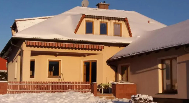 Villa Holiday, Book Villa Sommerhuse i Sadov, Hytte