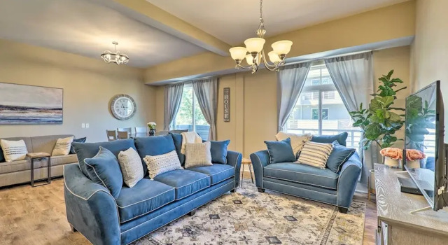 Апартаменты с 2 комнатами с балконом Grand Haven Condo - Walk to Nearby Hot Spots!