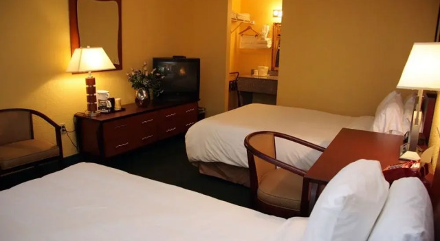 Holiday Park Hotels & Suites, Buchen Sie Hotel Deerfield Beach Florida