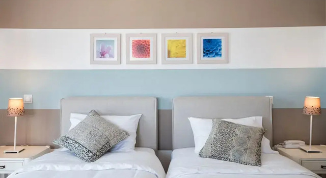 Трёхместный номер Standard с балконом и с видом на море Hotel Oasis