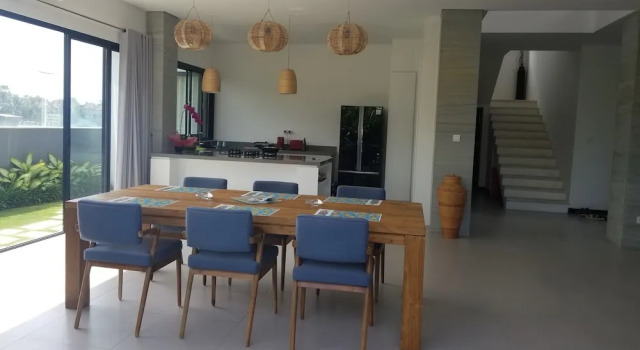 Villa Damai, Rezerwuj Willa Domki letniskowe w Bali, Domek