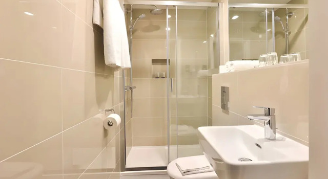 Трёхместный номер Superior The Porchester Hotel