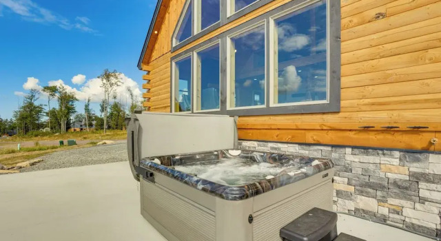 Коттедж Mtn Cabin w/ Hot Tub + Game Room in Mchenry