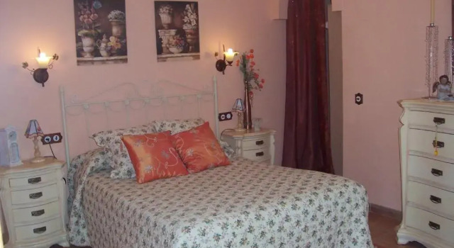 Апартаменты Laurel de la Reina Bed & Breakfast - Boutique