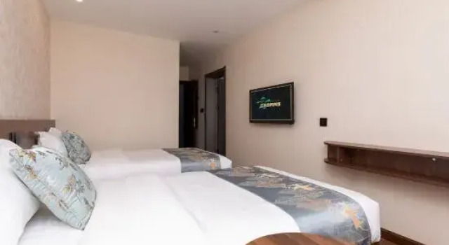 Люкс Yuntian Business Hotel (Yakeshi Railway Station Passenger Transport Station)