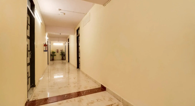 OYO 65500 Rohini Inn