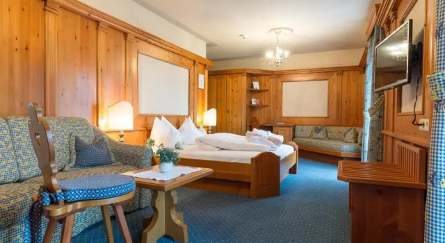 Номер Comfort Romantik Hotel Santer