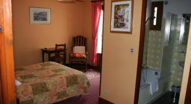 Hotel Les Trois Vallees, Забронировать Отель Мулине Национальный парк Меркантур
