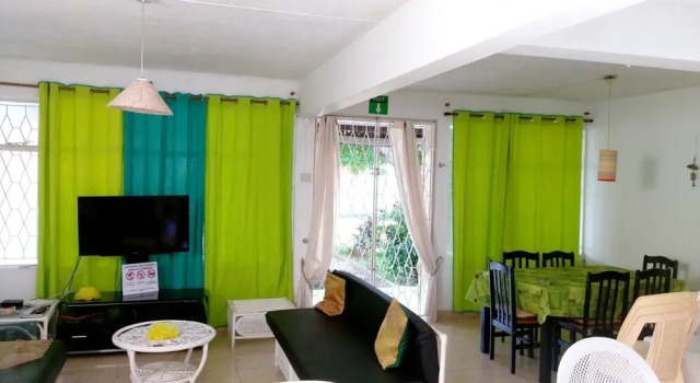 House With 3 Bedrooms in Trou-aux-biches, With Pool Access, Enclosed G